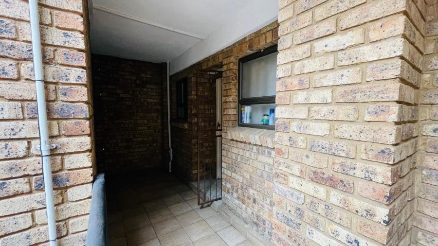 2 Bedroom Property for Sale in Potchefstroom South North West
